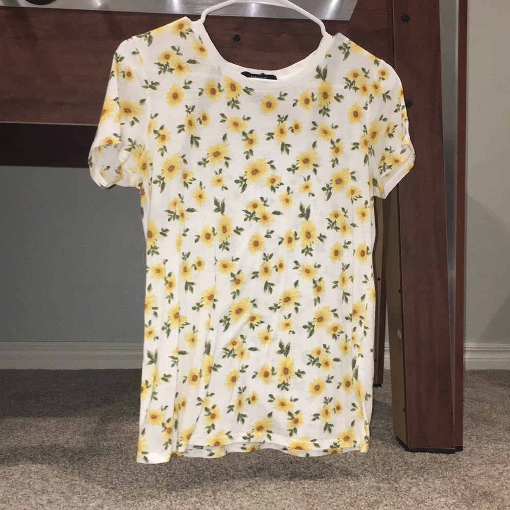 White sunflower T-shirt